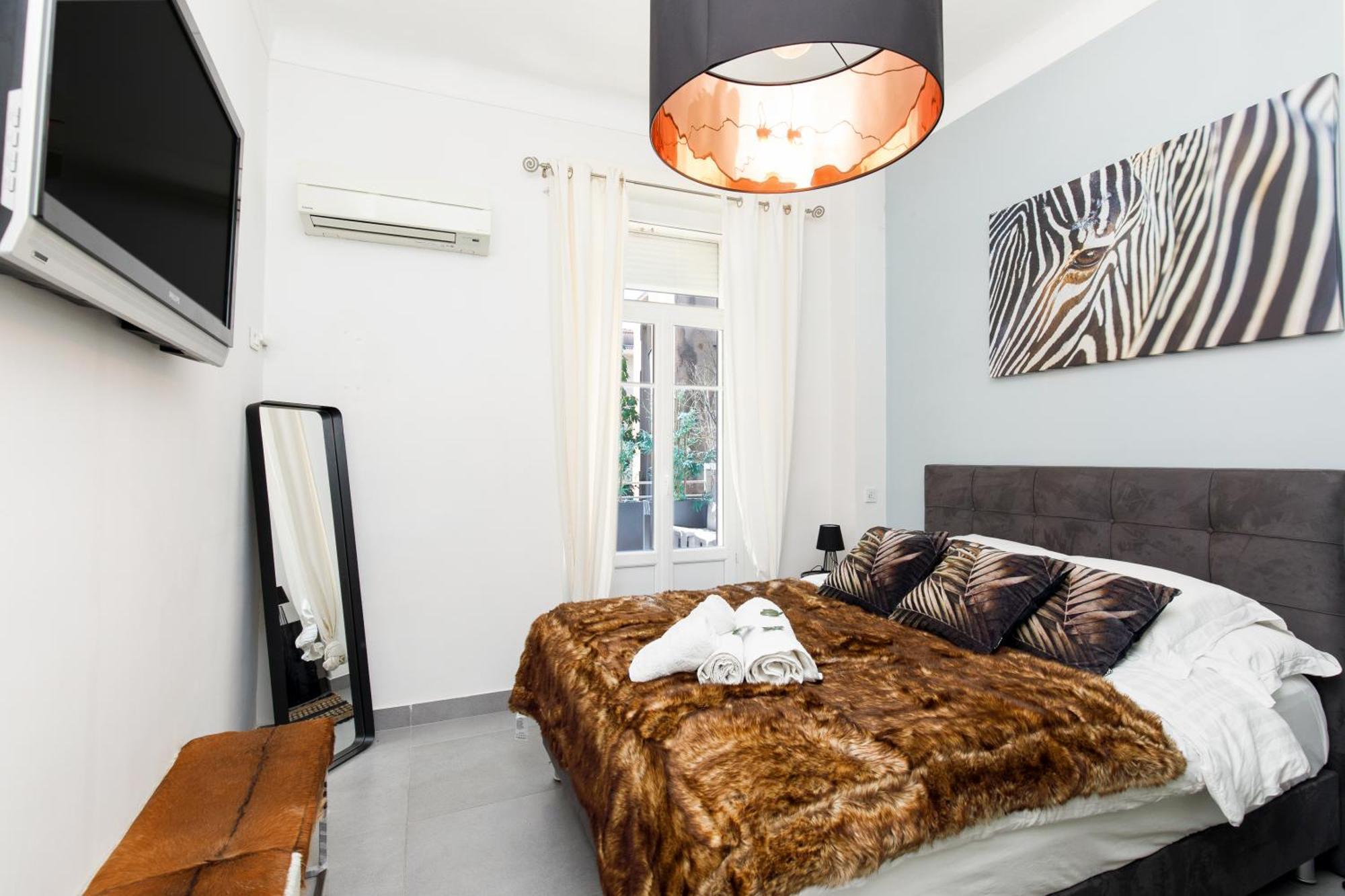 Le Cocon Des Artistes - Coeur De Cannes - Spacieux - Terrasse - Clim Esterno foto